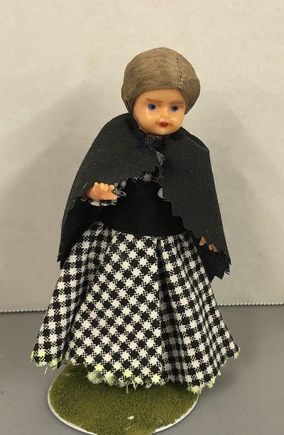 Vintage Hard Plastic Doll mc020402