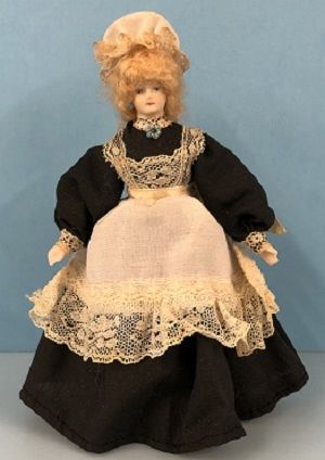 Vintage Porcelain Maid 72604