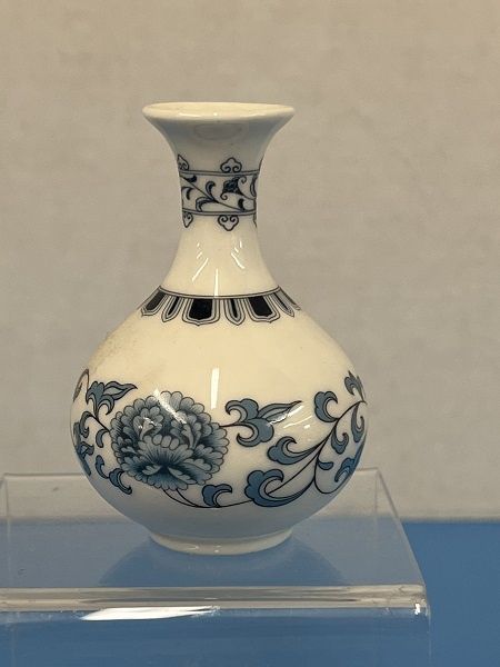 White and Blue Large Floral Vase ALA599
