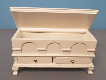 White Blanket Chest or Hope Chest T5208