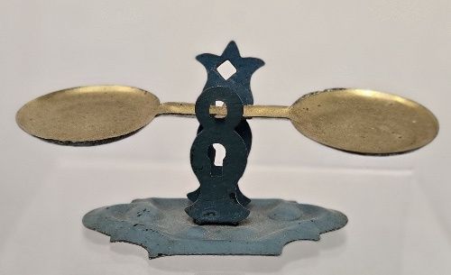 Vintage Metal Scales if22409