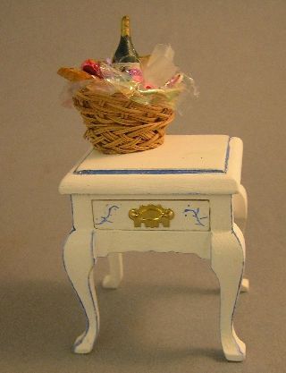 White End Table with Blue Accent JDZ032