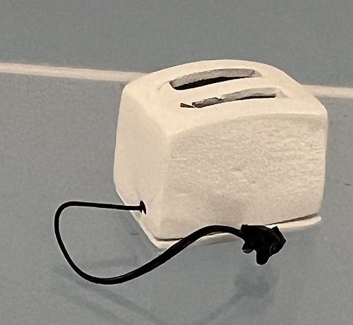 White Toaster with plug mn622