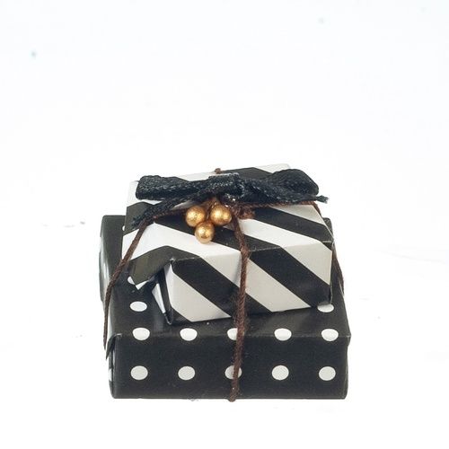 Wrapped Gifts/Black B0147