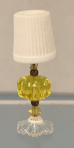 Yellow Lamp MN589