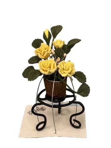 Yellow Roses in a Pot on a Plant Holder mc938x