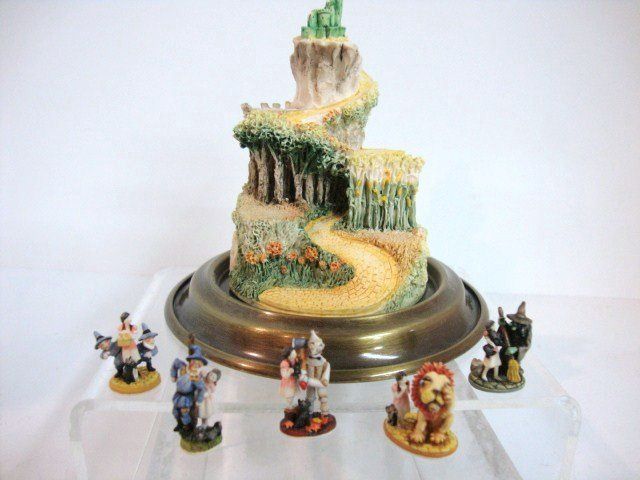 Wizard of Oz Set and Dome 942D