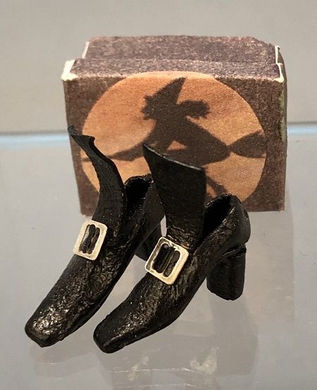 Witches Shoes by Sylvia Roundtree dcwitch
