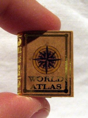 NI216 World Atlas Leather Bound Book