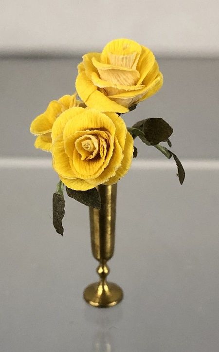 Yellow Roses in Gold Fluted Vase MC03419