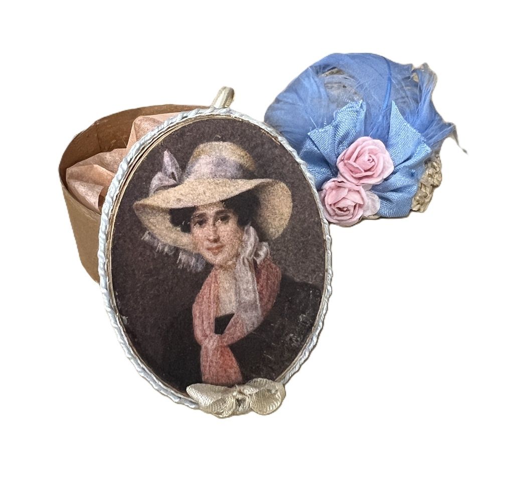Hatbox oval / with hat