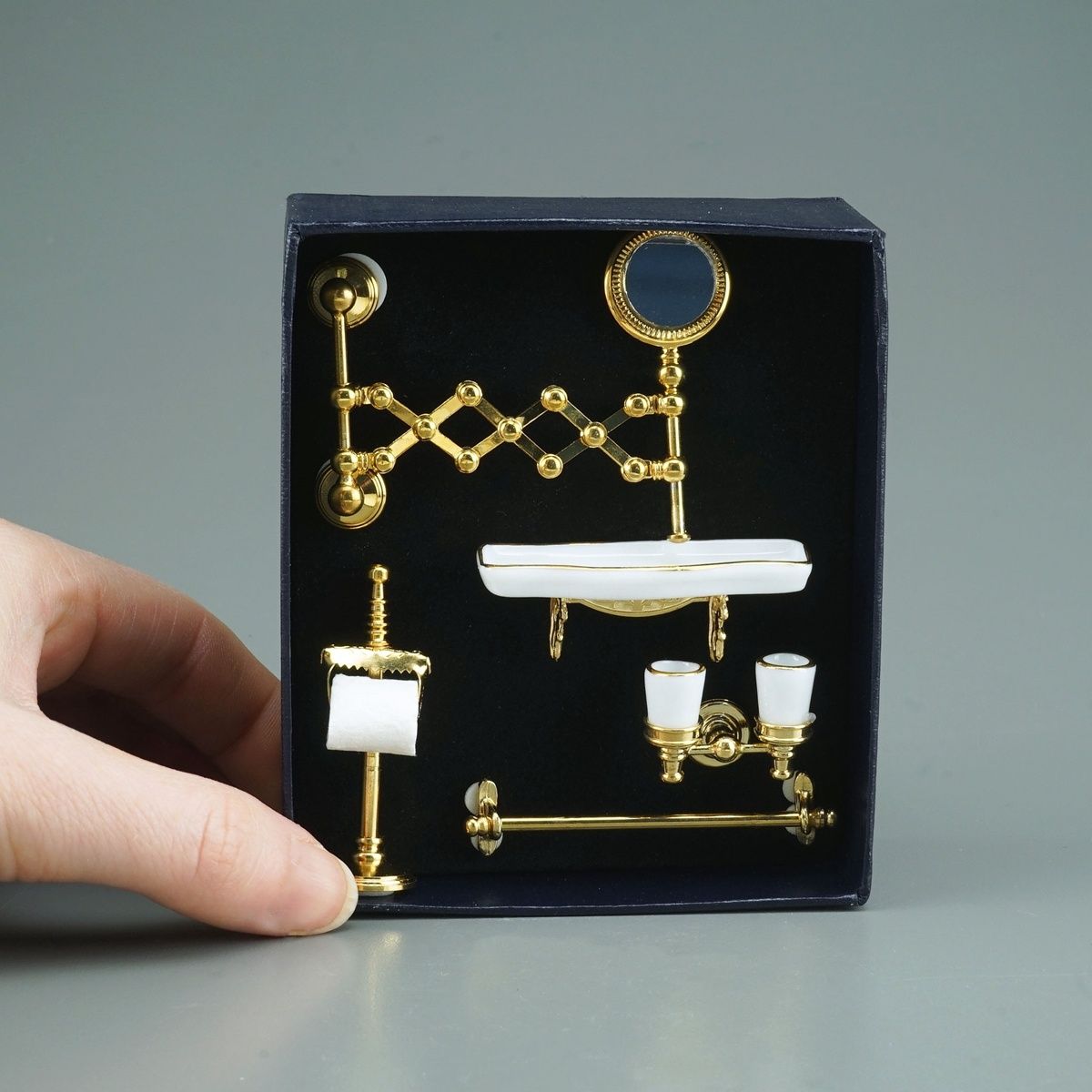 Toiletpaper Holder, Toothbrush cup and movable Mirror in Gold