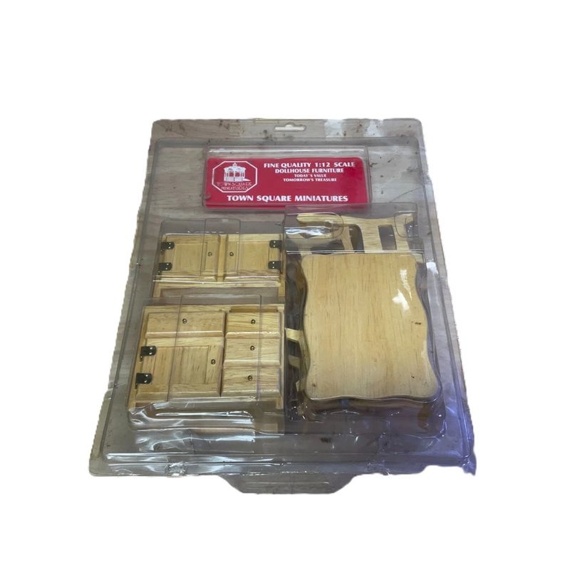 Vintage Town Square Miniatures 7 piece Oak Dining Room Set