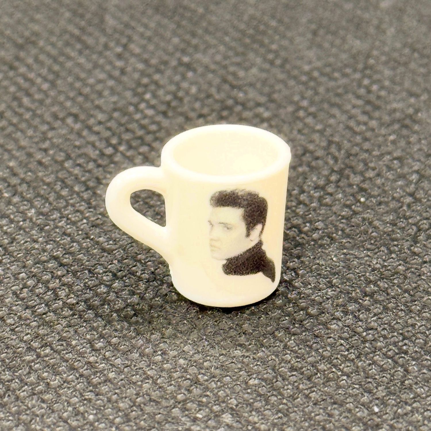 JC1004 Elvis Mug
