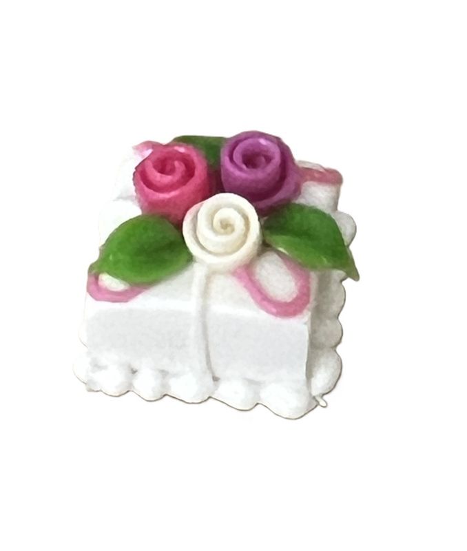 Small Vanilla Cake with roses