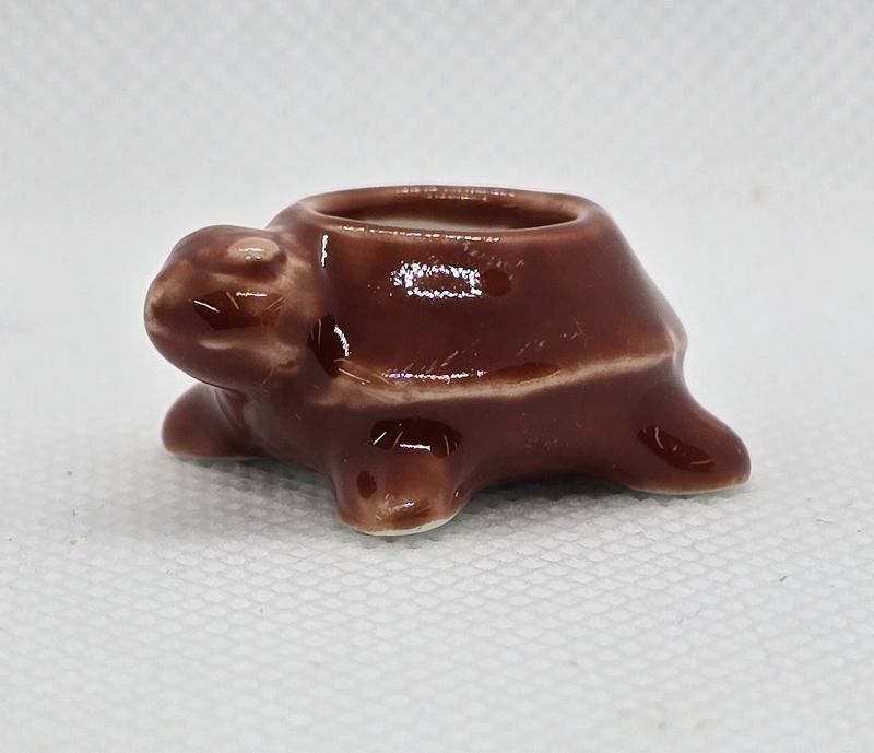 MC23450 Ceramic Turtle Planter, Brown