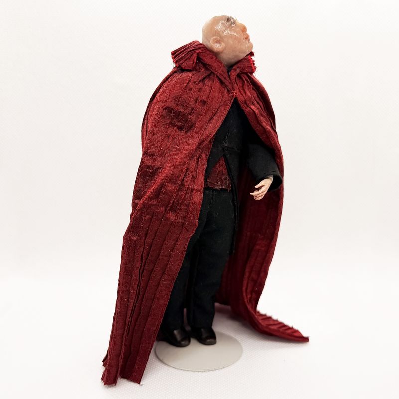 RDM1015 Count in Red Cape