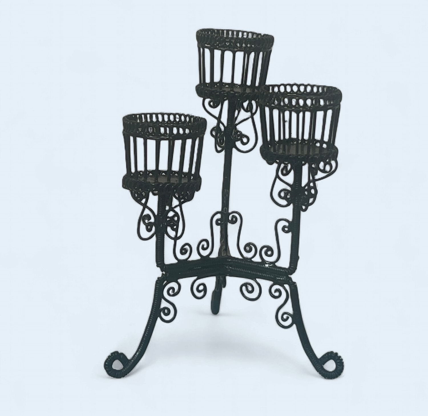 1000851 3-Plant Blk Wire Stand