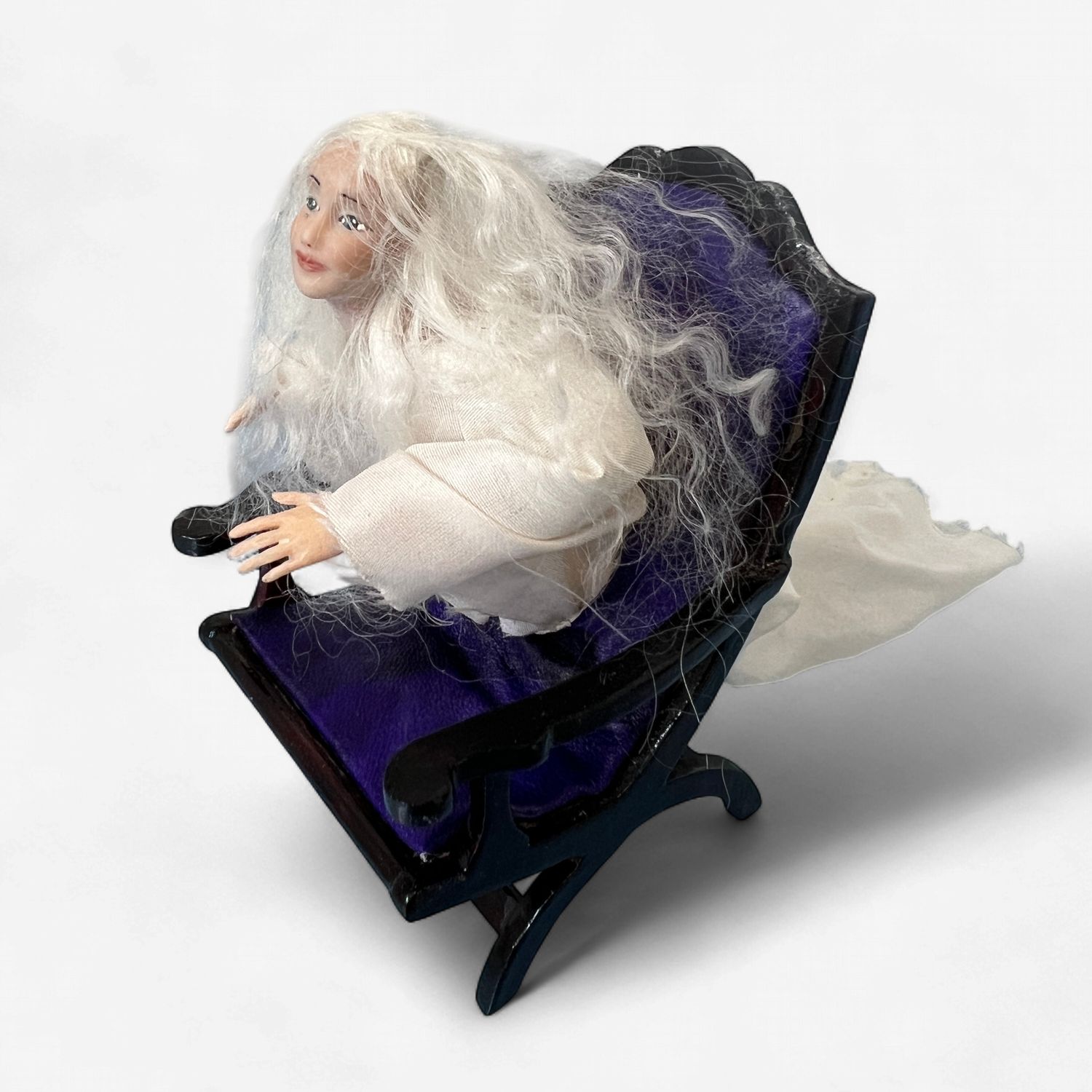 RDM1017 Ghostly Woman in Chair