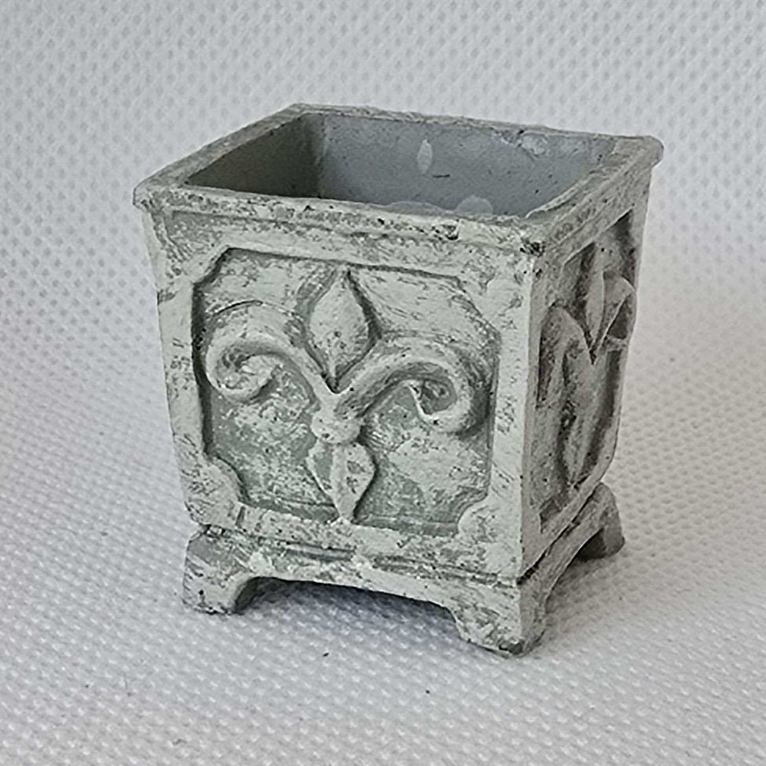 GT16489a Square Fleur-De-Lis Planter