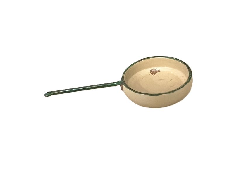 Medium Beige Skillet