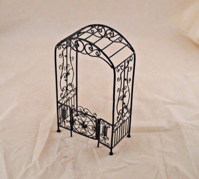 Garden Arbor with Gate