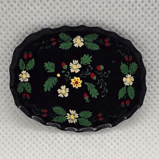 MC21111 Black Hand Painted Metal Tray w/Strawberries