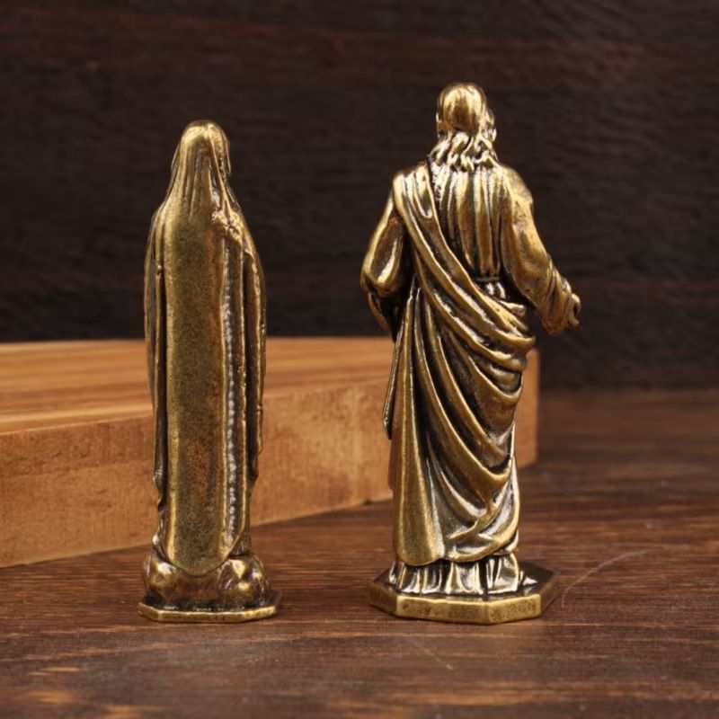 Scared Heart Jesus Statue