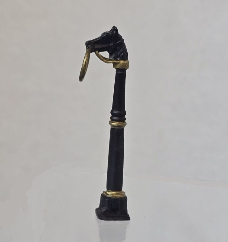 MBM11041 Horse Head Hitching Post Brass Painted Details