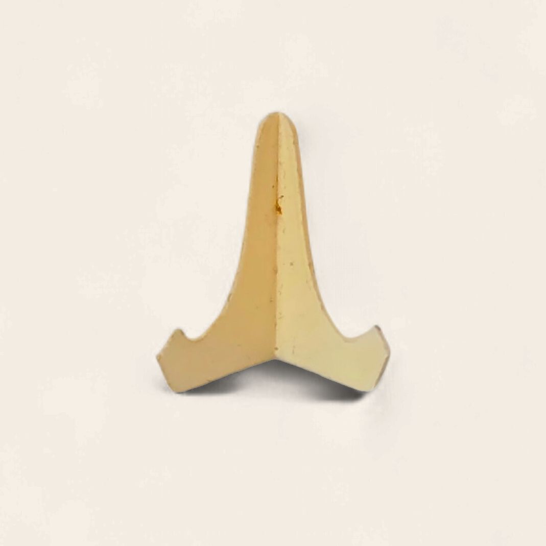 MC01122 Simple Ivory Metal Plate Stand