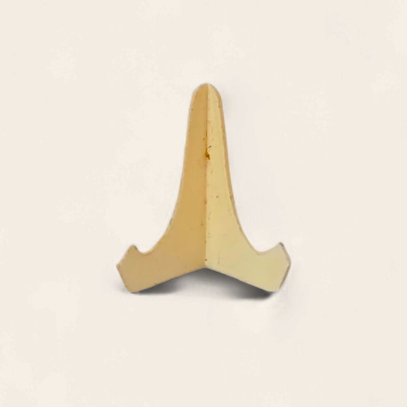 MC01122 Simple Ivory Metal Plate Stand