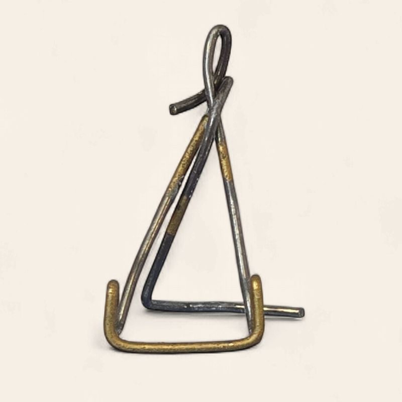 MC01123 Wire Plate Stand
