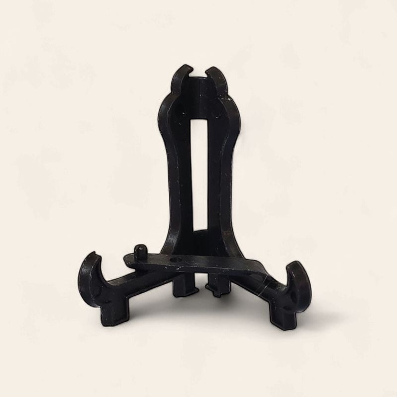 MC01110 Large Black Plastic Plate Stand
