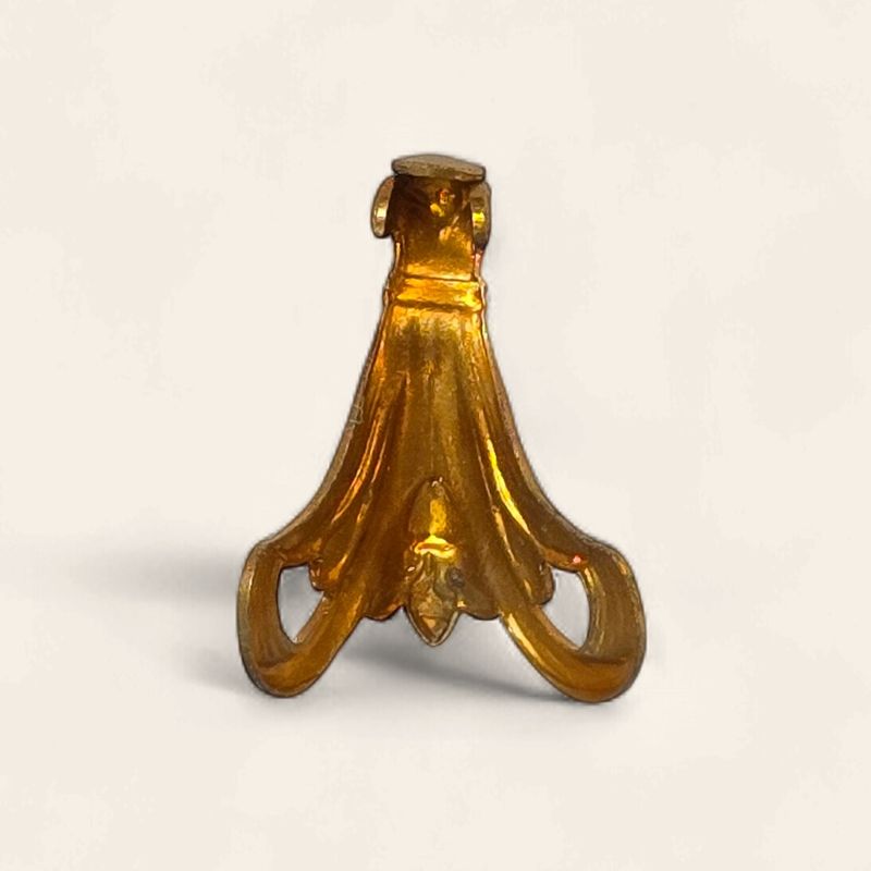 MC01177 Art Nouveau Brass Tone Plate Stand
