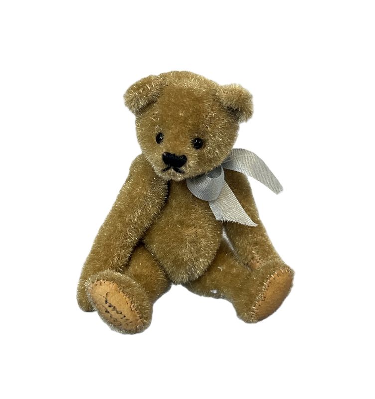 Light Brown Bear by Vera Moser