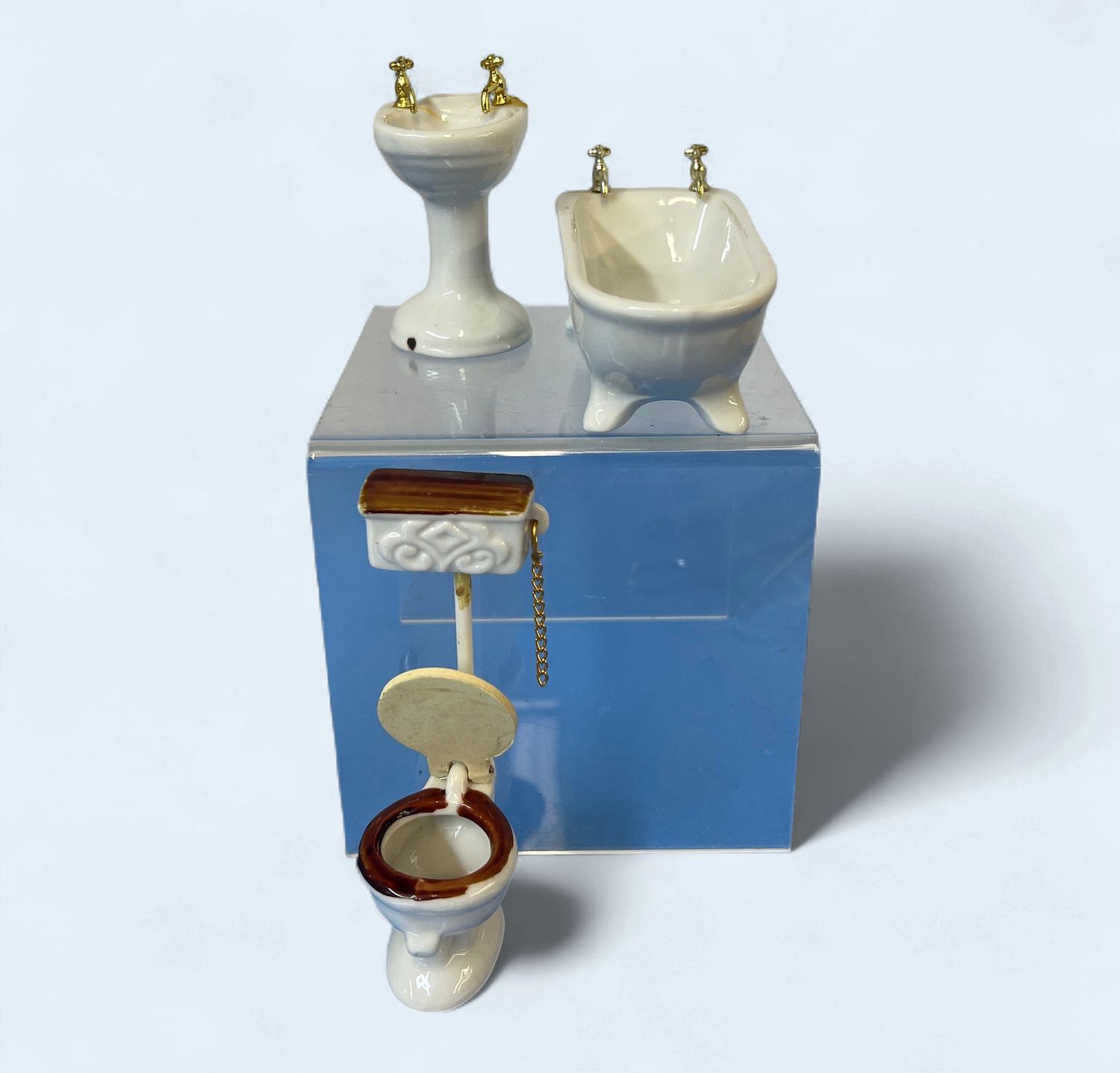 Antique Bathroom Set