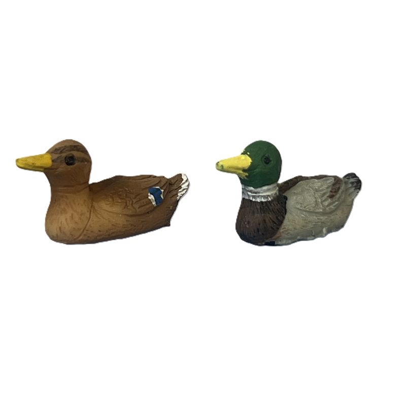 2 ducks decoys