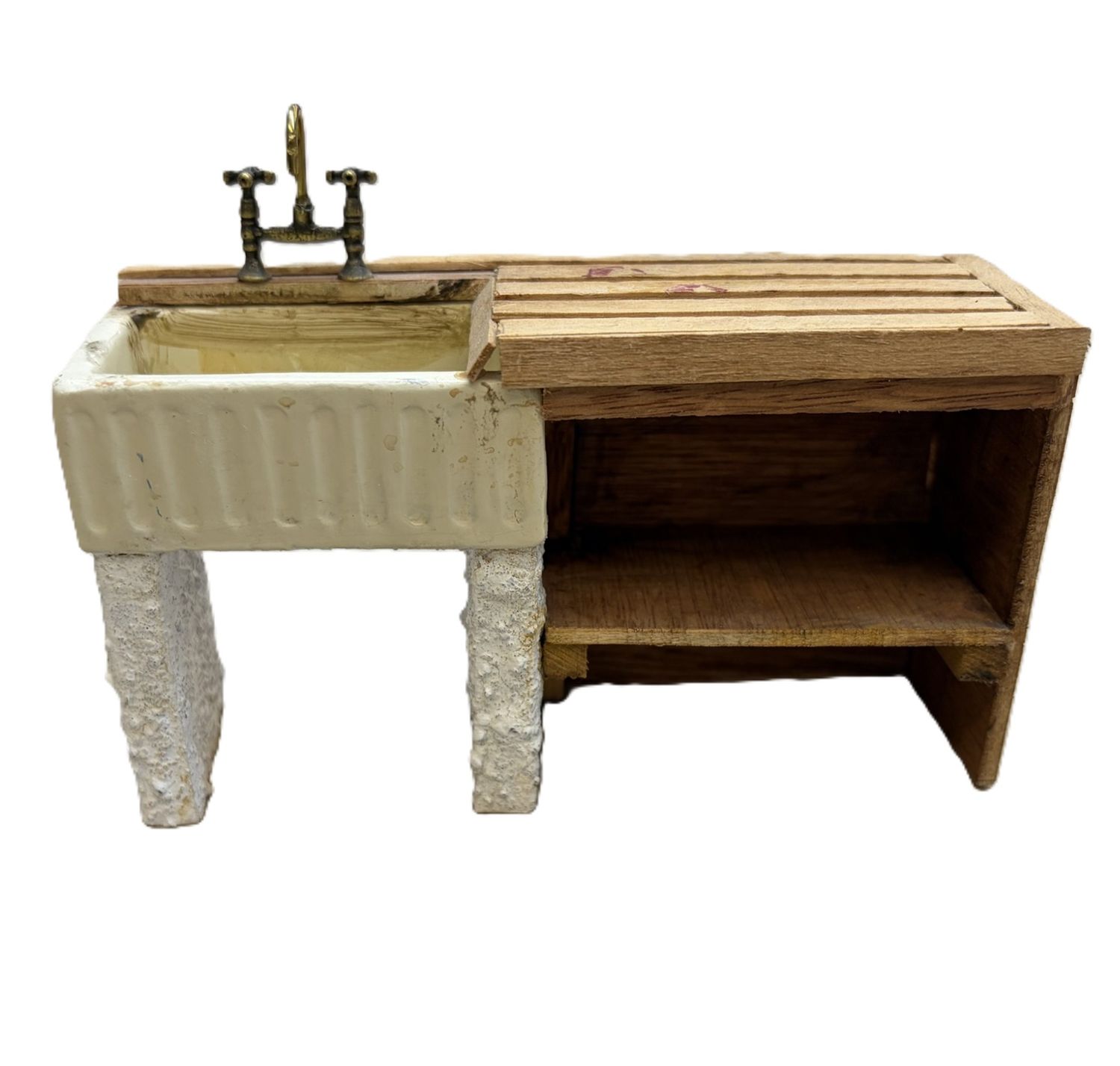 Rustic English-Style Sink