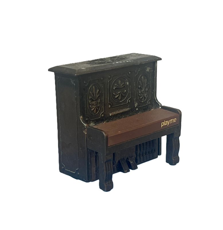 Play Me Piano in 1/24th Scale