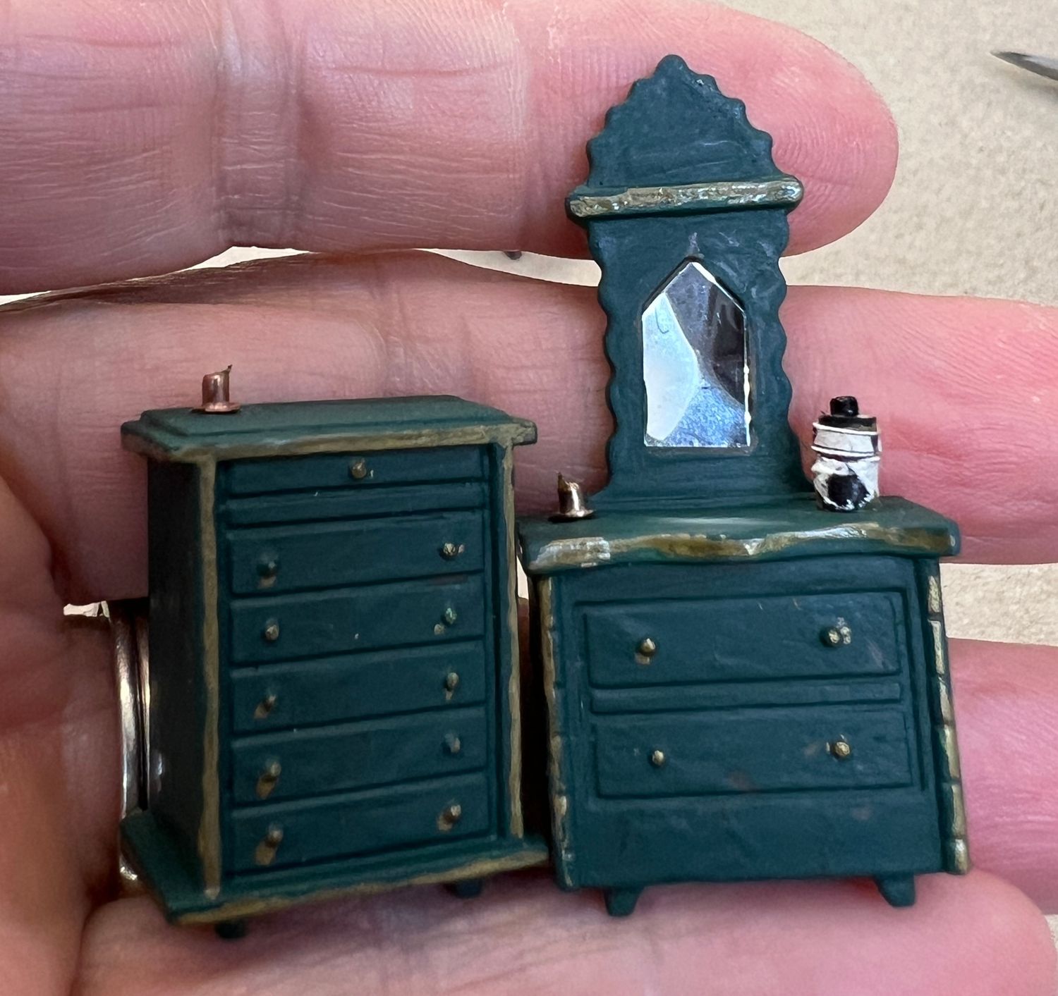 Set of 1/48" Bedroom Pieces