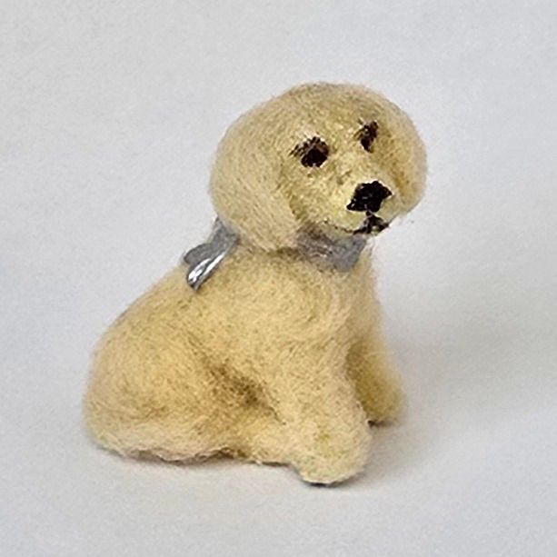 ZIN10000 Fluffy Blond Dog by Alice Zinn