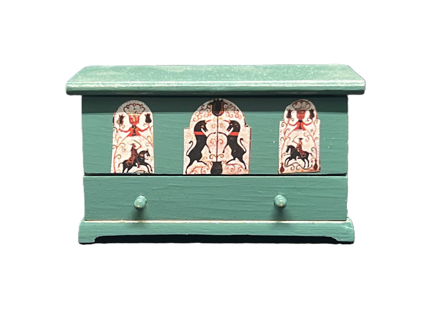 Dowager Chest