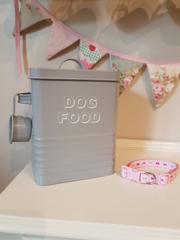 Metal dog food tin