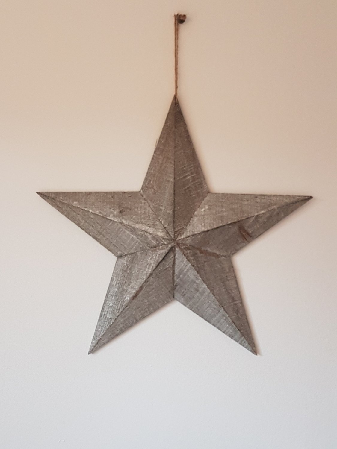 Large greywadhed barn star