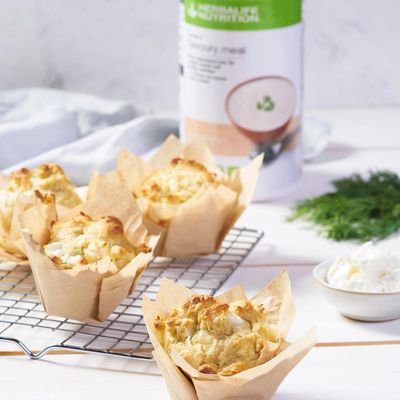 Muffin al formaggio aromatizzato ai funghi e aneto