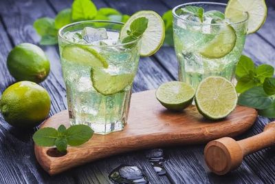 moito ice, ricetta moito ice, bevanda rinfrescante, bevanda leggera, ricetta facile, ricetta veloce, poche calorie, liftOff limone Herbalife, AloeMax Herbalife, bevanda fresca, granita leggera, drink estivo, ricetta herbalife, bevanda al lime, bevanda alla menta, bevanda sana, drink light, bevanda energetica, ricetta benessere, bevanda povera di calorie, ricette facili e veloci, bevanda fresca estiva, snack liquido, idratazione, gusto limone