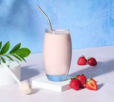 ricetta culinaria, frullato estivo mango e kiwi, shake alla vaniglia, ricetta nutrizionale, ricetta facile, ricetta veloce, frullato salutare, frullato al mango, frullato al kiwi, colazione veloce, spuntino rinfrescante, ricetta con Formula 1 alla vaniglia