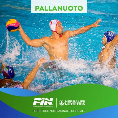 pallanuoto, integratori per sport acquatici, nutrizione sportiva, recupero post allenamento, supporto energetico, idratazione in acqua, resistenza cardiovascolare, forza esplosiva, potenza muscolare, recupero muscolare, preparazione atletica, performance sportiva, reintegro elettrolitico, supporto alla gara, allenamento agonistico, sport di squadra in acqua, integrazione pre workout, integrazione post workout, supporto alla performance, carboidrati e proteine, bevanda reidratante, energia a rilascio prolungato, recupero dopo sforzo, sport ad alta intensità, materiali per pallanuoto, attrezzatura pallanuoto, equipaggiamento pallanuoto, costume da pallanuoto, cuffia da pallanuoto, pallone da pallanuoto, accessori piscina, accessori allenamento