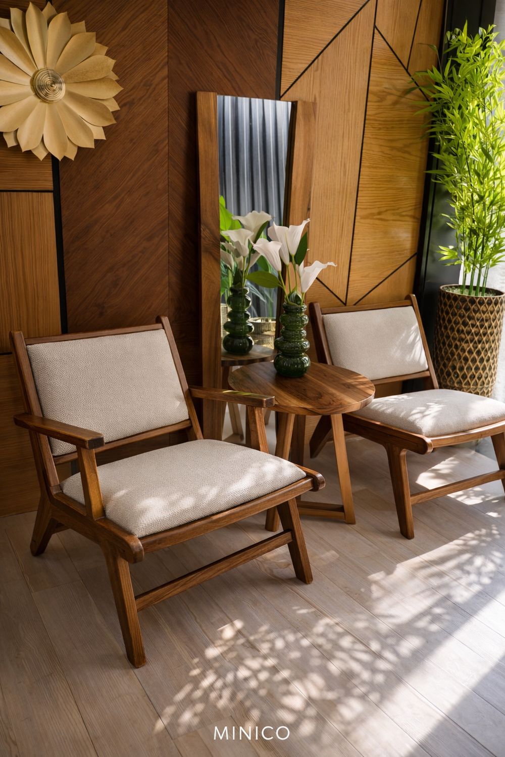 Chaise lounge en bois massif de noyer