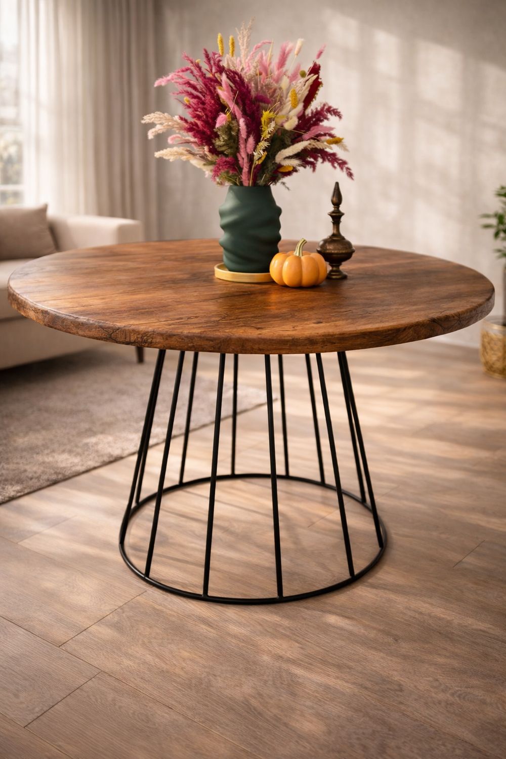 Table à manger avec piètement métallique